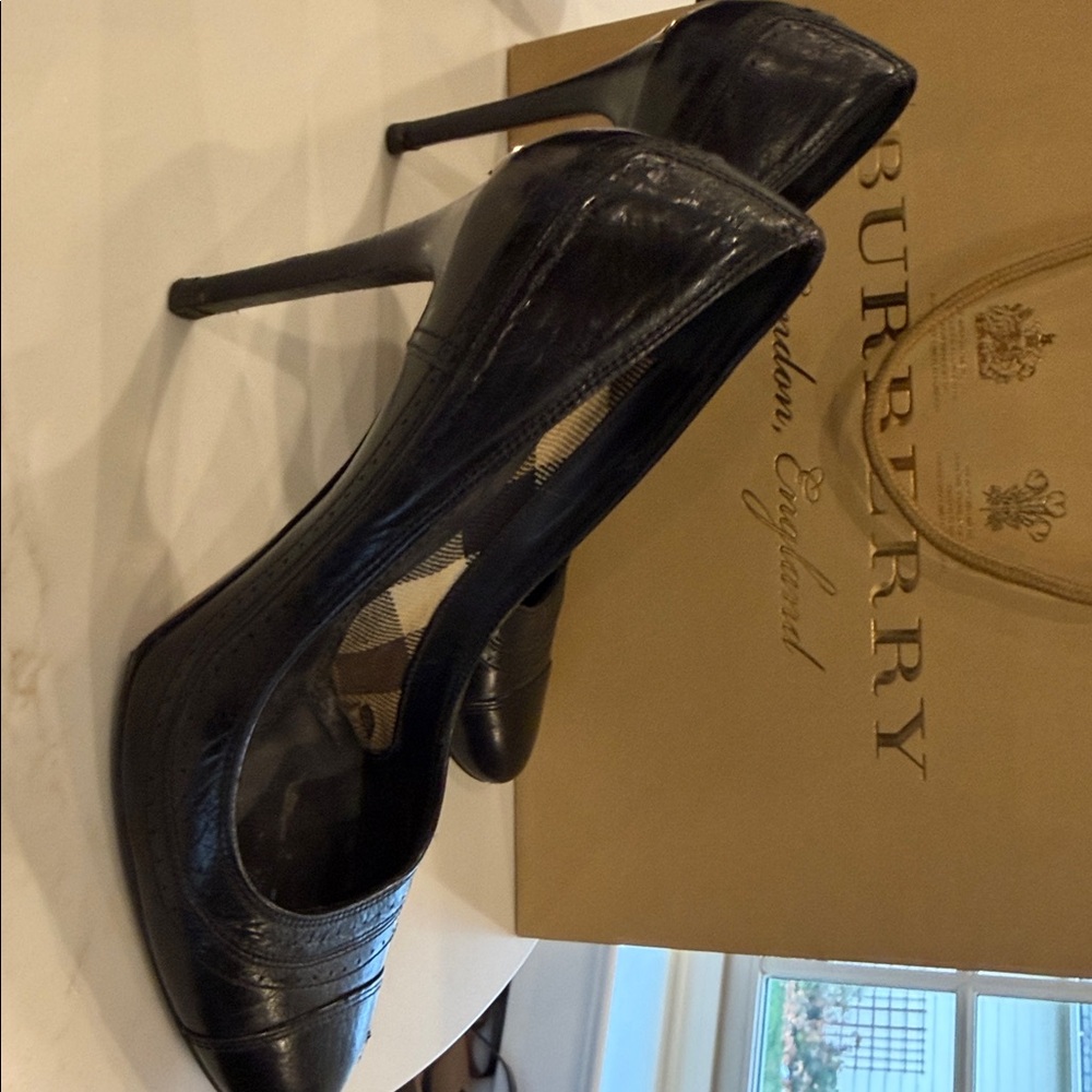Burberry Black Leather Heels - Picture 4 of 4